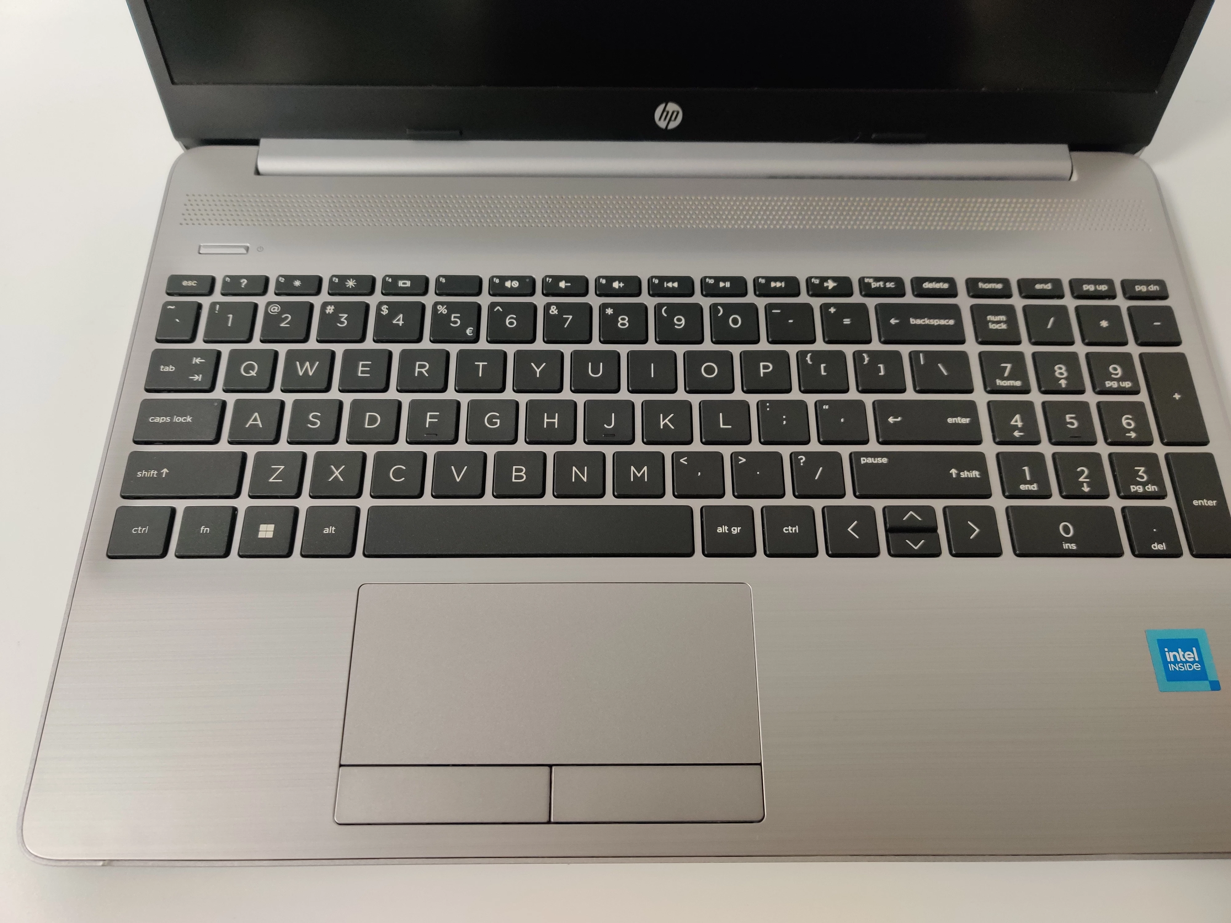 hp-250-g9-intel-n45008gb256ssd-liczba-rdzeni-procesora-4329-2