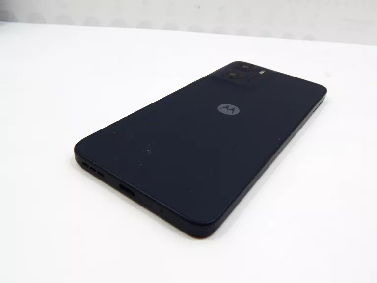 TELEFON MOTOROLA E15 / 64 GB