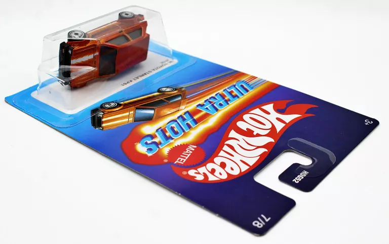 AUTKO HOT WHEELS ULTRA HOTS '81 TOYOTA STARLET KP61 7/8 2025 HDG52