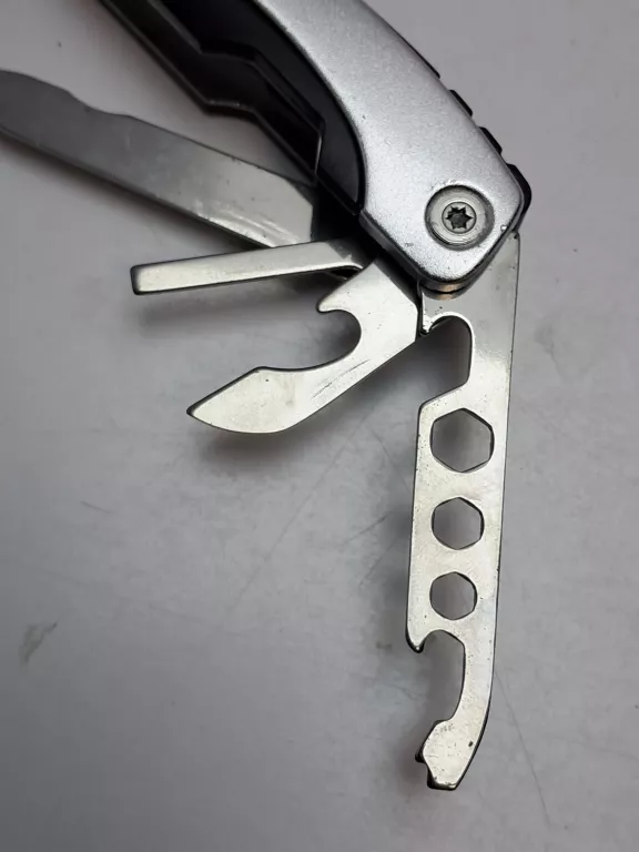 MULTITOOL Z POKROWCEM