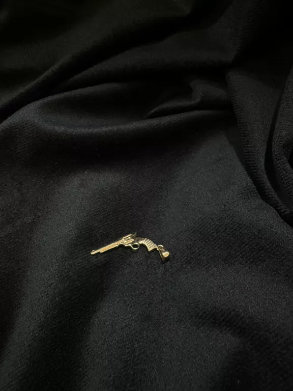 ZŁOTA  ZAWIESZKA PISTOLET