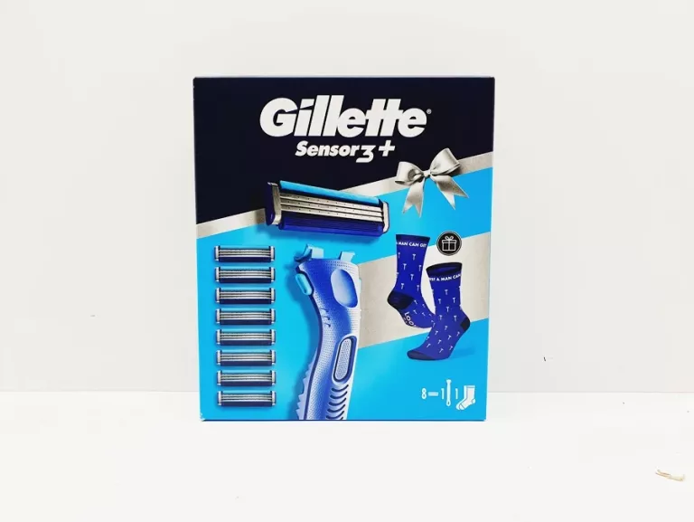 ZESTAW PREZENTOWY MASZYNKA GILLETTE SENSOR+ 8 WKŁADÓW + SKARPETKI