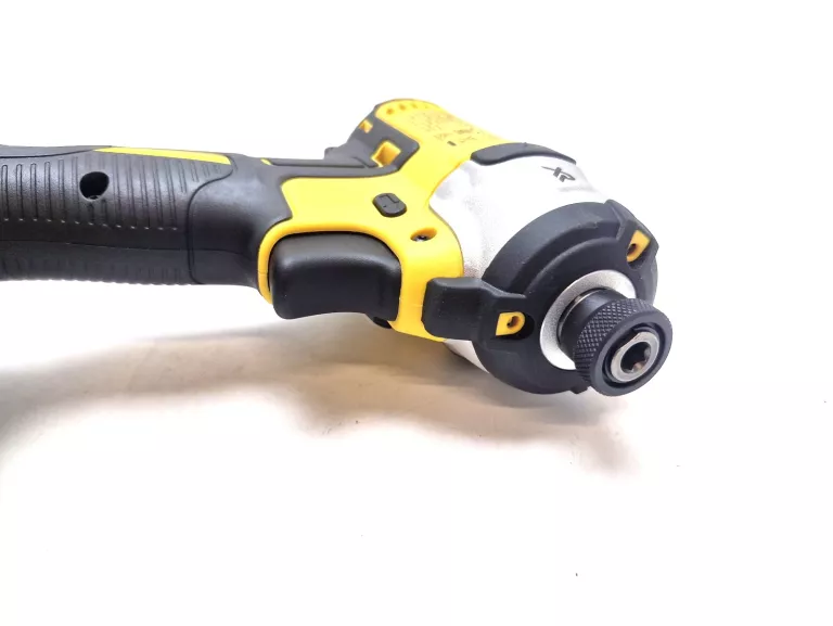 AKUMULATOROWA ZAKRĘTARKA UDAROWA DEWALT DCF 887