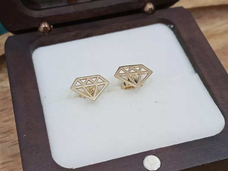 ZŁOTE KOLCZYKI W KSZTAŁCIE DIAMENTU 585 - 0,78G.