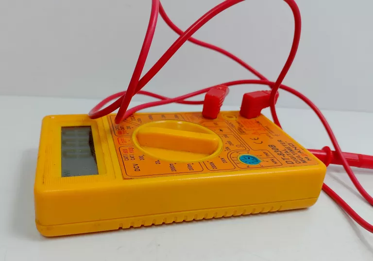 UNIWERSALNY MIERNIK CYFROWY DT 830B MULTIMETR