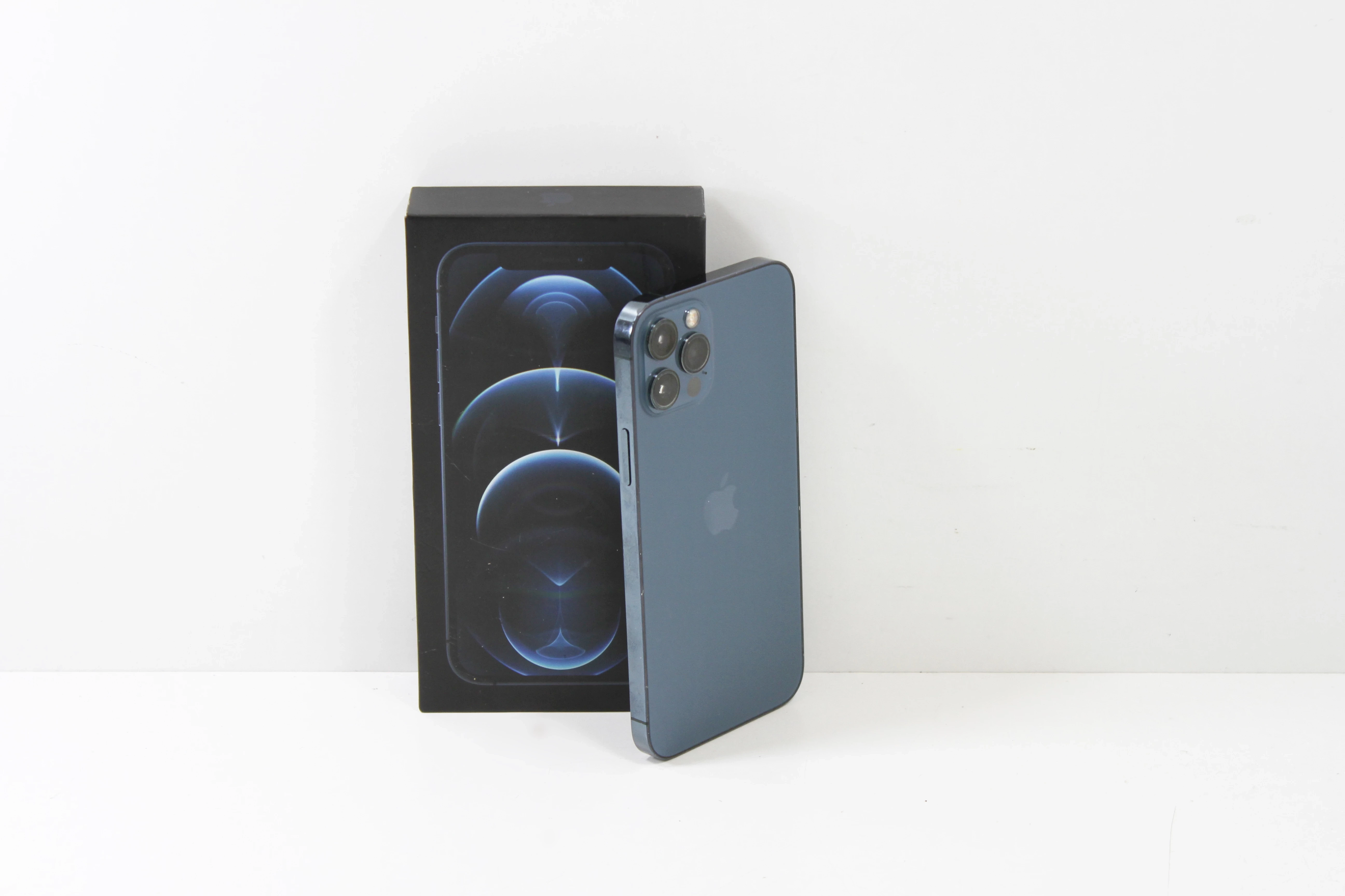 telefon-iphone-12-pro-128gb-bat77-ean-gtin-0194252036136