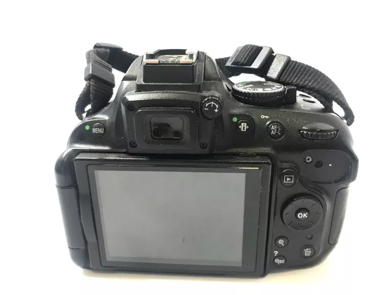 aparat-nikon-d5200-obiektyw-nikkor-35mm-rozdzielczosc-2400