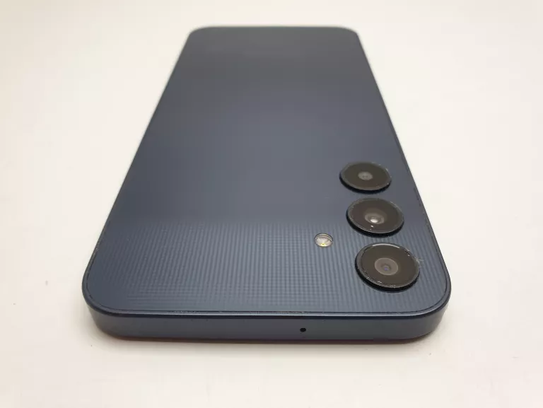 telefon-samsung-galaxy-a25-5g-8256gb-przekatna-ekranu-650