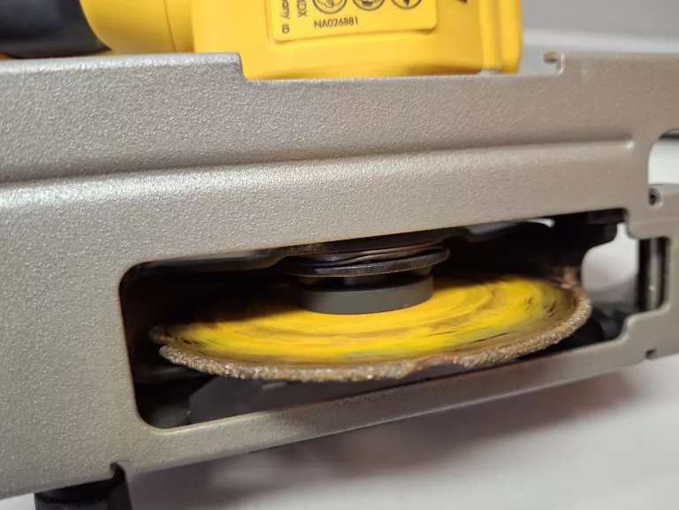 SZLIFIERKA PRZECINARKA PILARKA TARCZOWA AKUMULATOROWA DEWALT DCS438N BODY