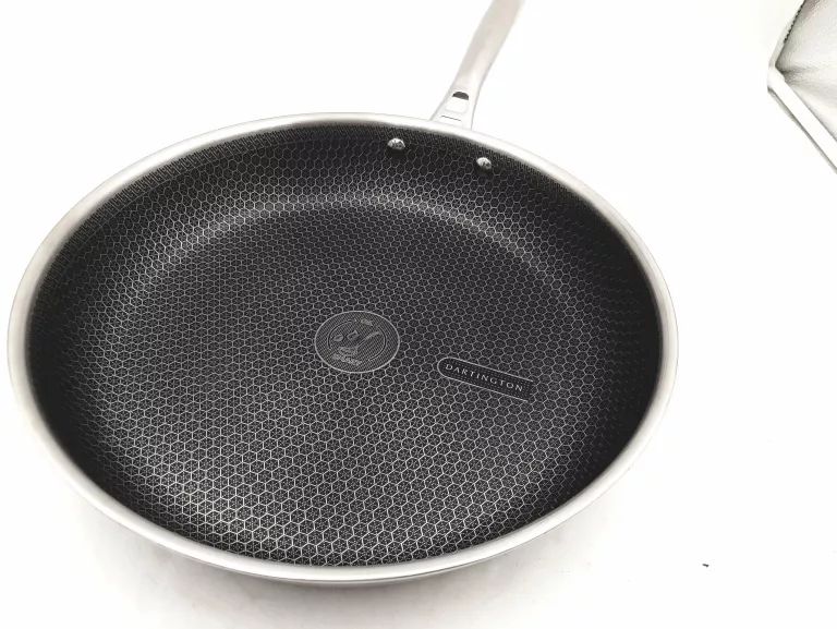 PATELNIA STALOWA POWŁOKA NIEPRZYWIERAJĄCA PLASTER MIODU DARTINGTON 32CM