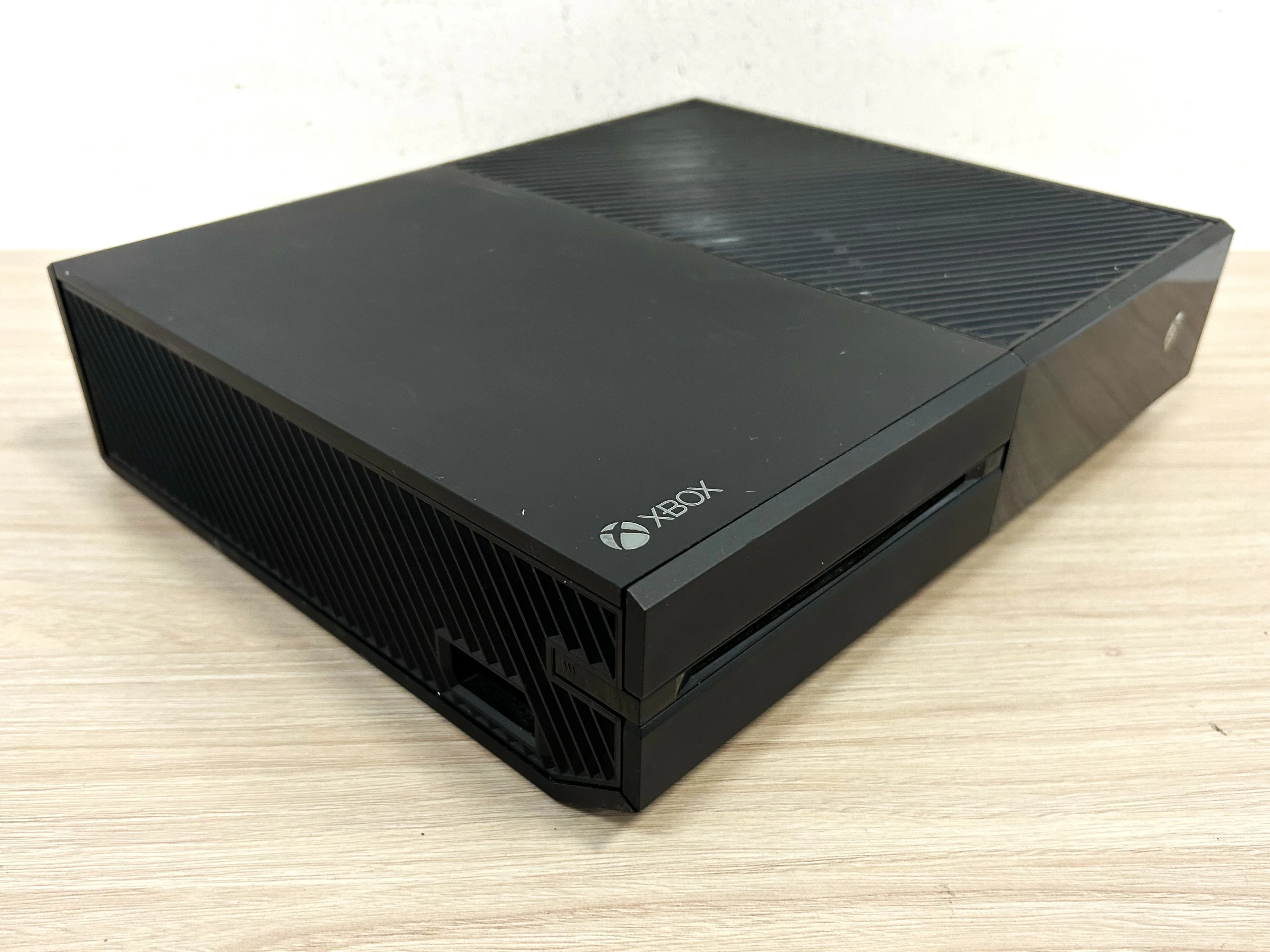 konsola-xbox-one-1540-500gb-stan-11323-2