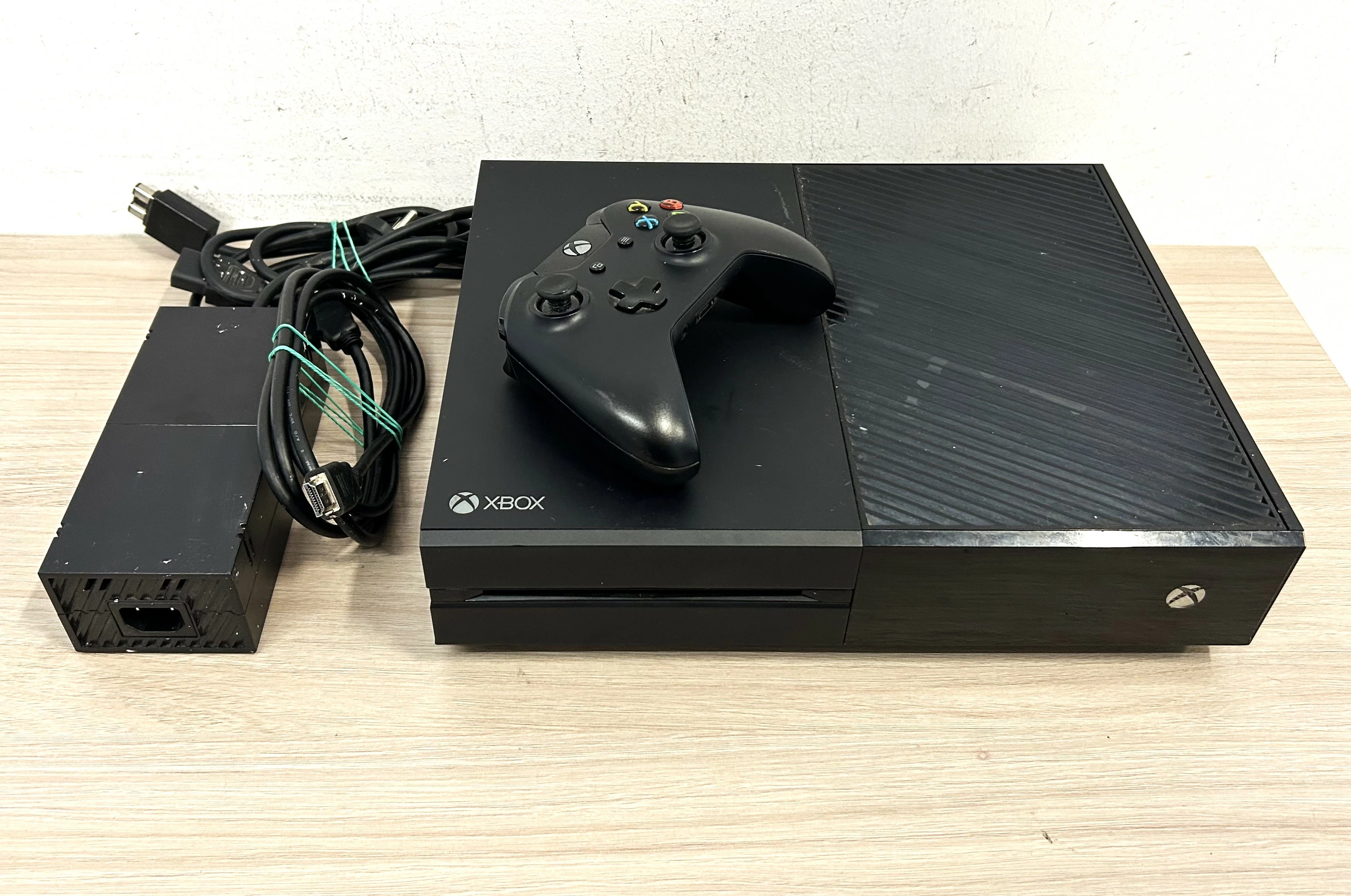 konsola-xbox-one-1540-500gb-ean-gtin-025192254642