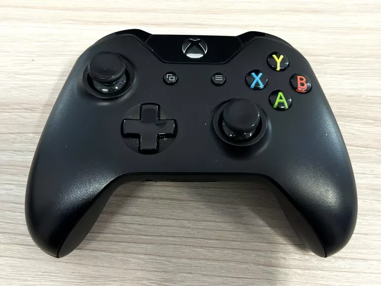 konsola-xbox-one-1540-500gb-dysk-wbudowana-pamiec-5179-51