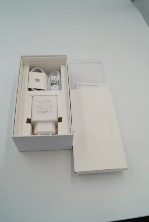 smartfon-huawei-p30-pro-8128gb-wysmienity-pojemnosc-akumulatora-4200