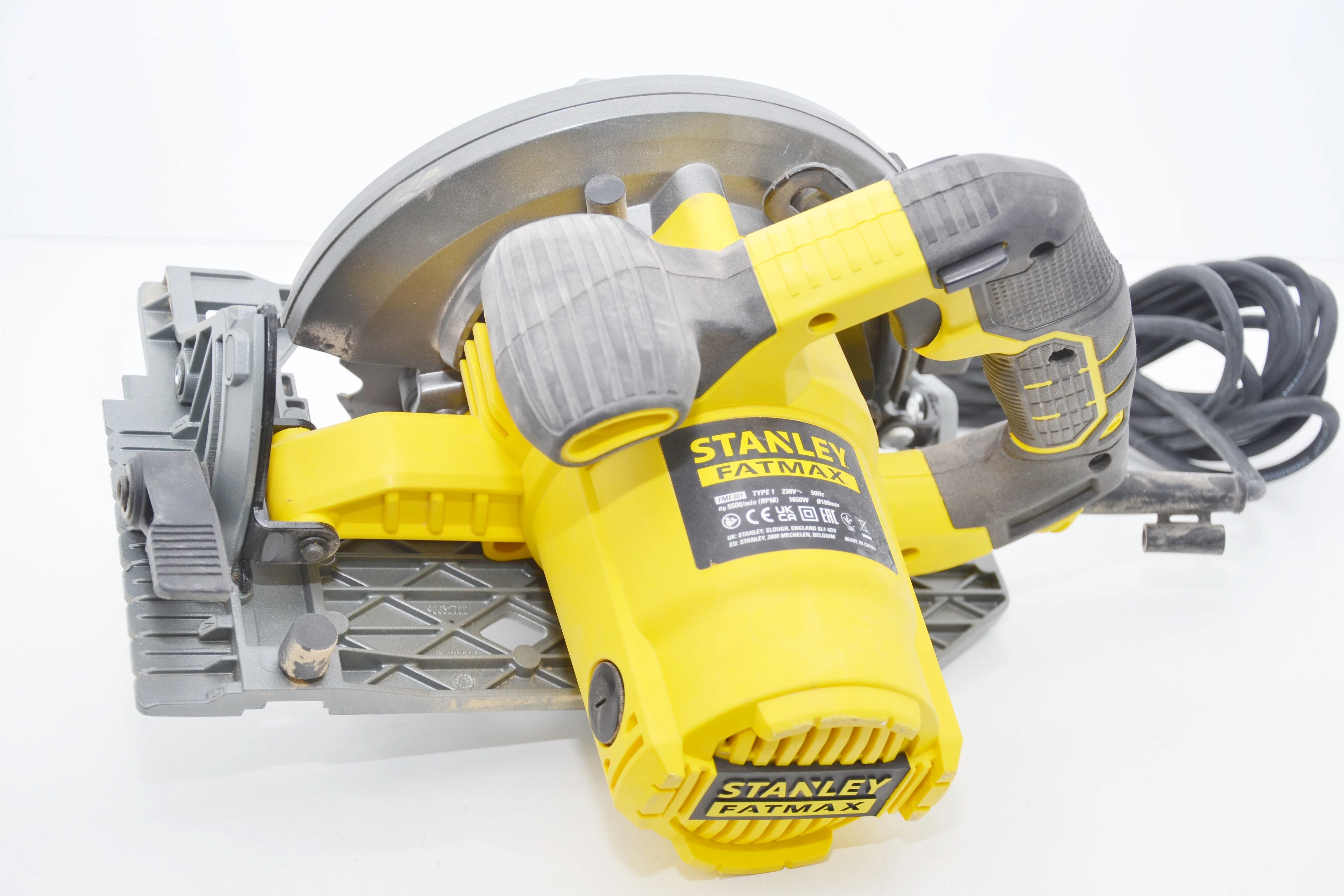 pila-tarczowa-stanley-fme301-srednica-otworu-pily-1600