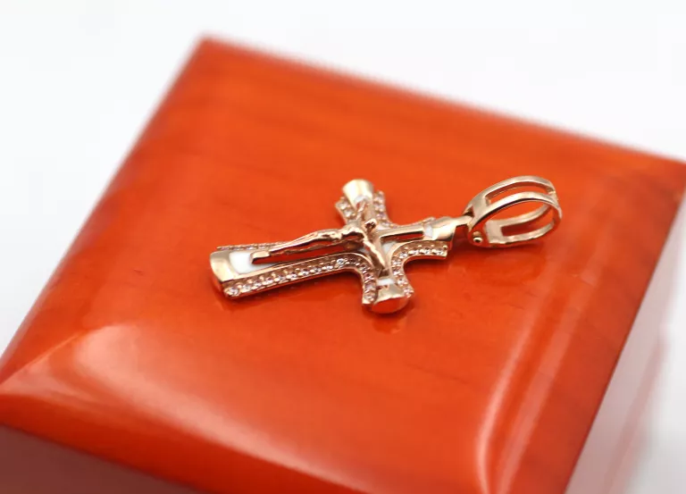 ZŁOTA ZAWIESZKA KRZYŻ P585 W. 4,40G