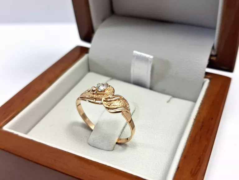 ŚLICZNY ZŁOTY PIERŚCIONEK CYRKONIA P583 R14 1,11G