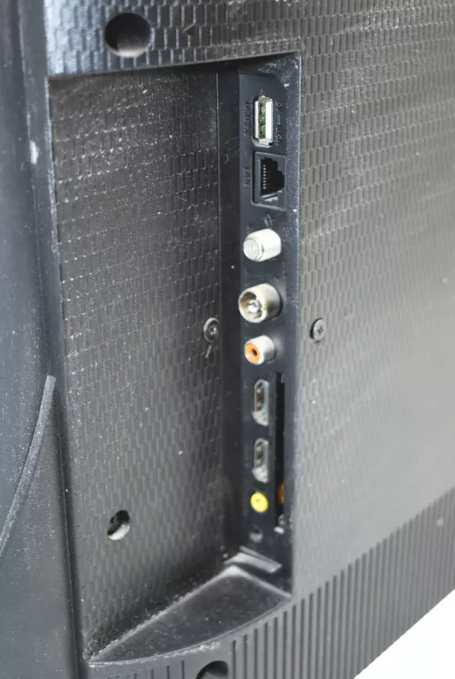 telewizor-thomson-40fd3306-pilot-przekatna-ekranu-cale-4000