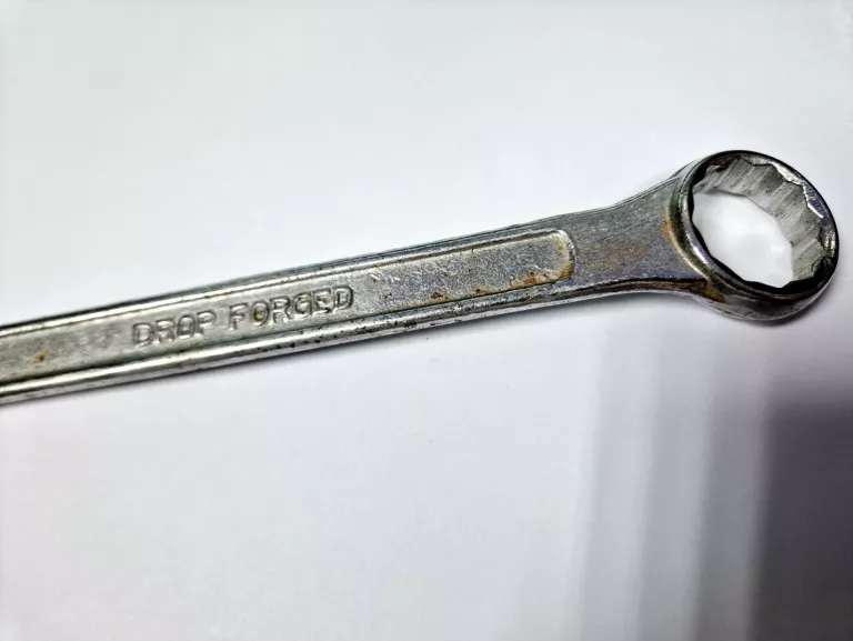 KLUCZ PŁASKO OCZKOWY DROP FORGED 22