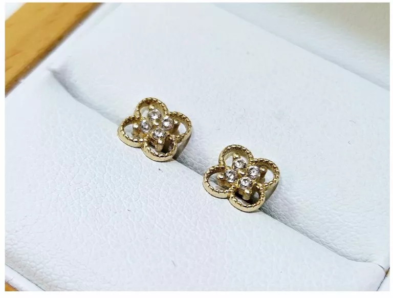 nienoszone-zlote-kolczyki-kwiatek-cyrkonie-sztyft-585-098g-motyw-129129-14