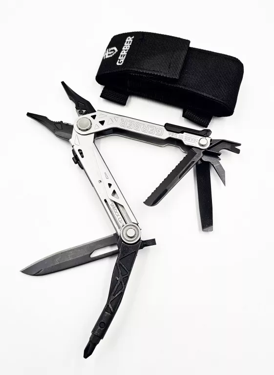 multitool-gerber-center-drive-31-003613-srebrno-czarny-etui-powstancow-slaskich-122-wroclaw