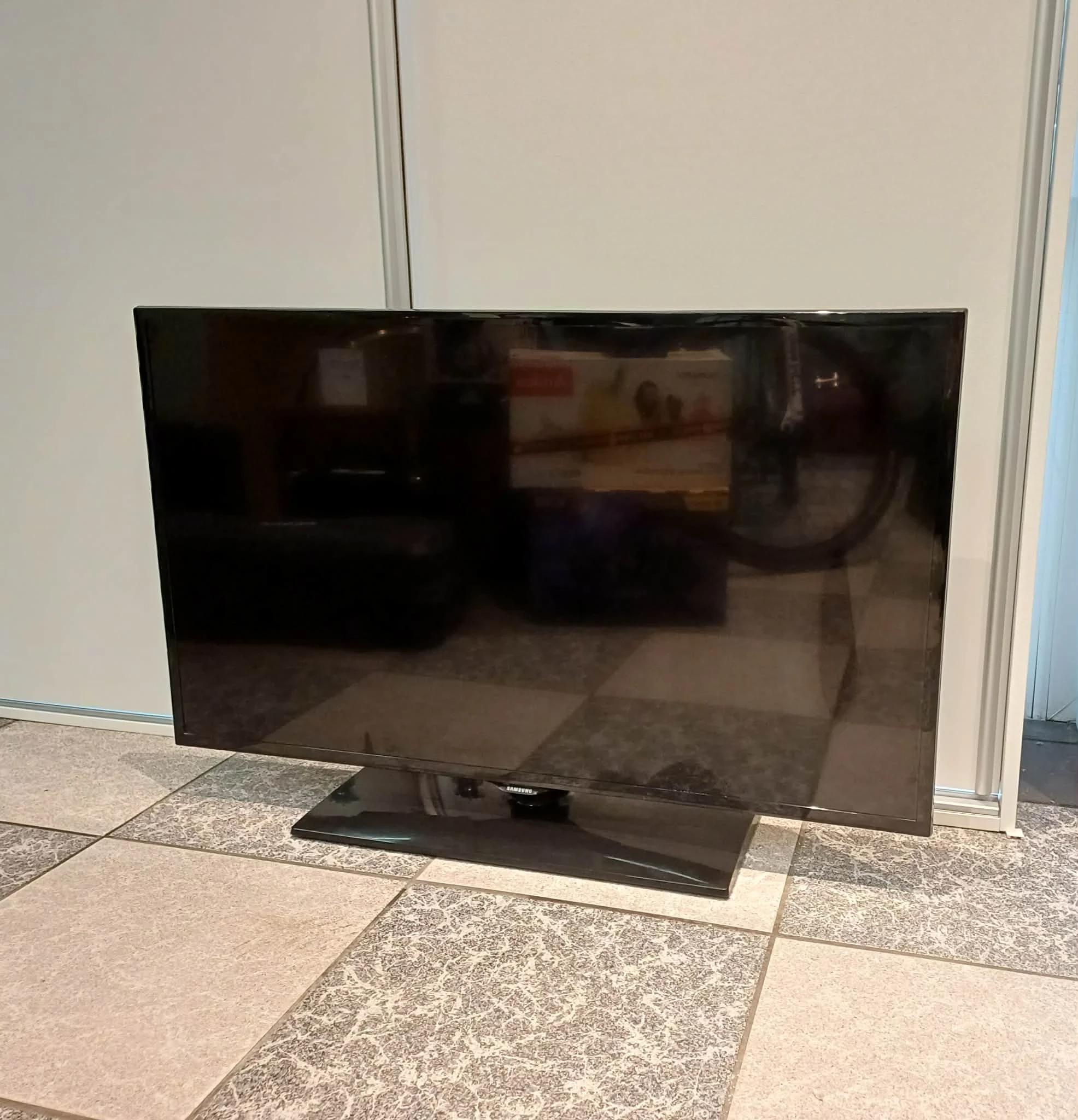 telewizor-samsungue42f5000aw-pilot-bohaterow-warszawy-61-mysliborz