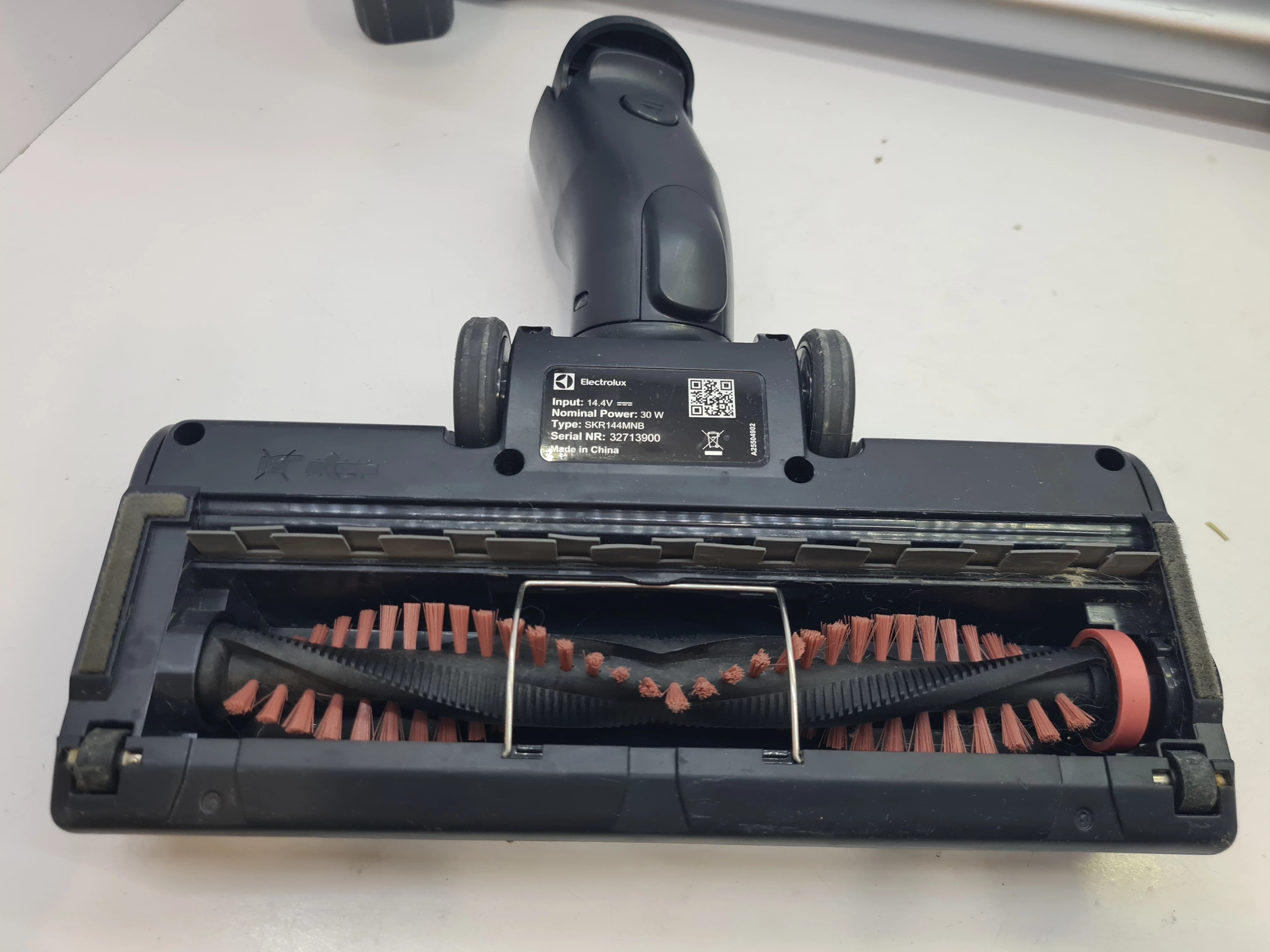 odkurzacz-pionowy-electrolux-ep71u142xn-czas-ladowania-270