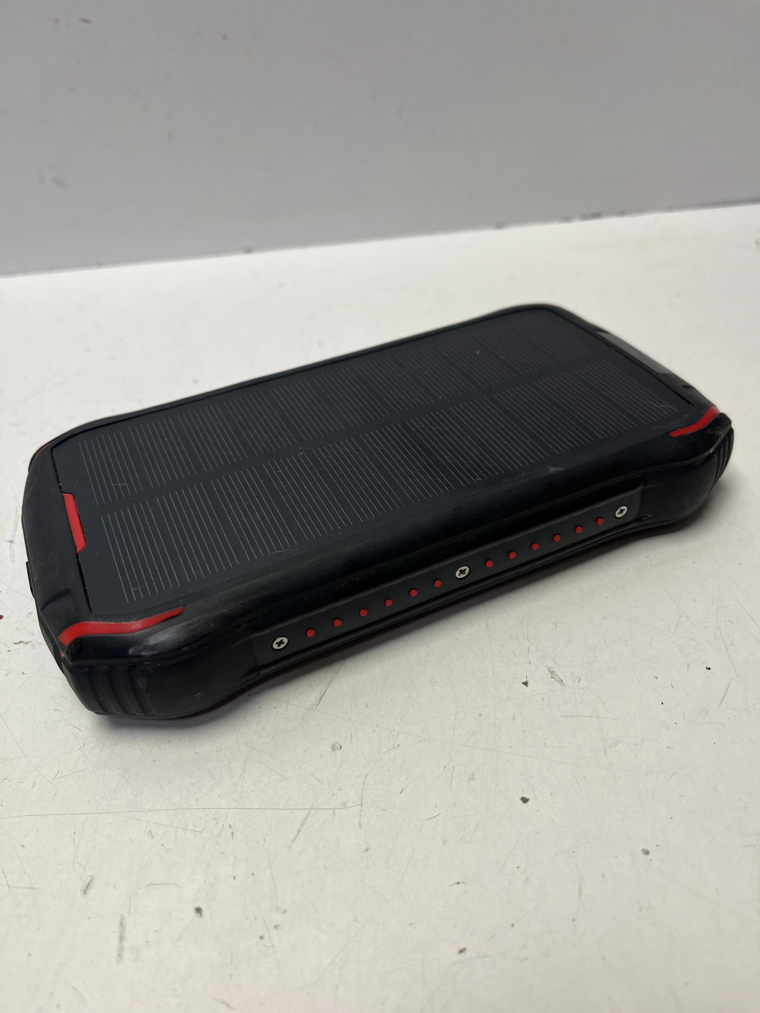 powerbank-z-panelem-solarnym-26800mah-kod-producenta-26800mah-z-usb-c-4-panele-solarne