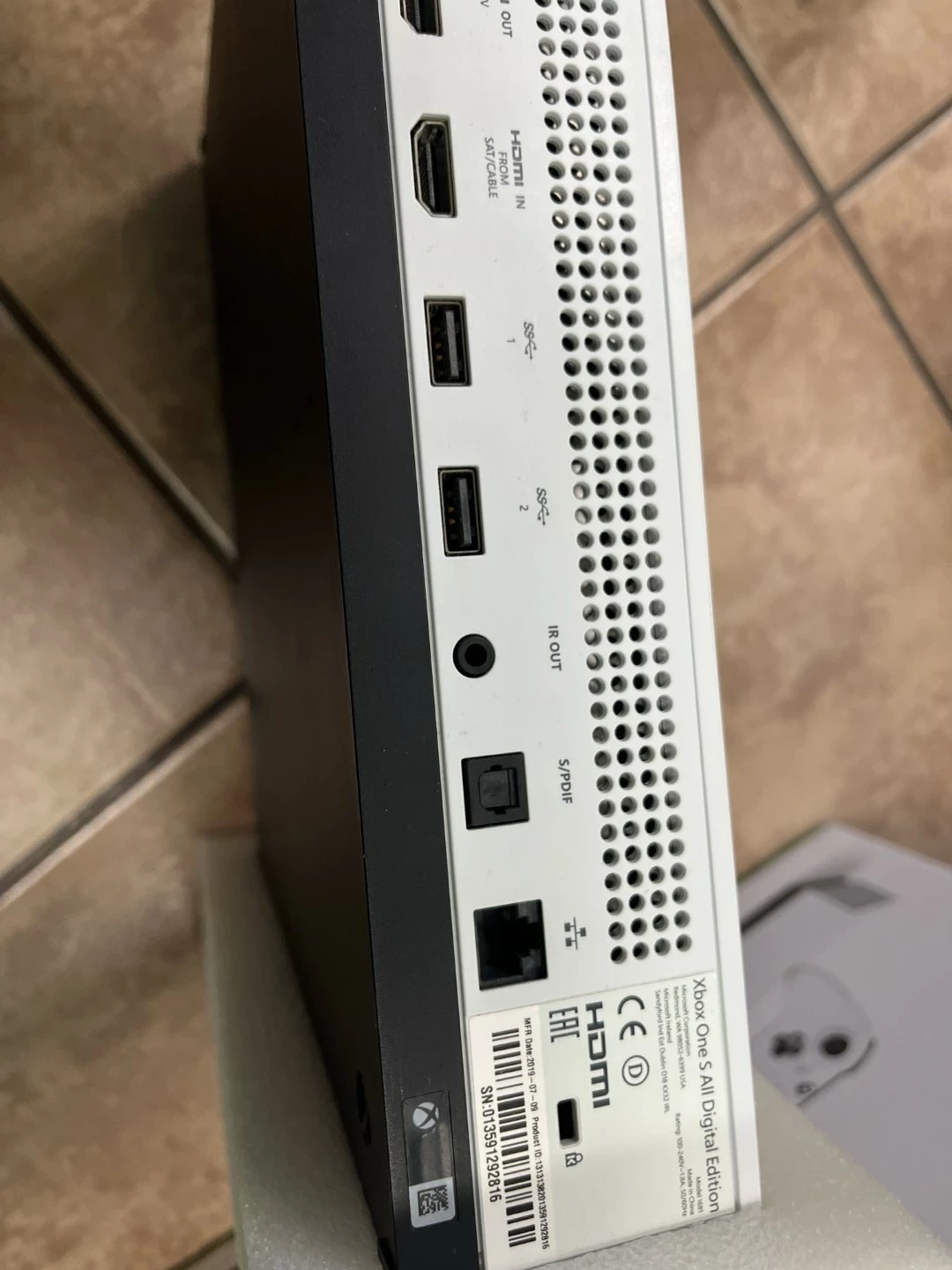 konsola-xbox-one-all-digital-pad-pudelko-glowna-9-walbrzych-sj