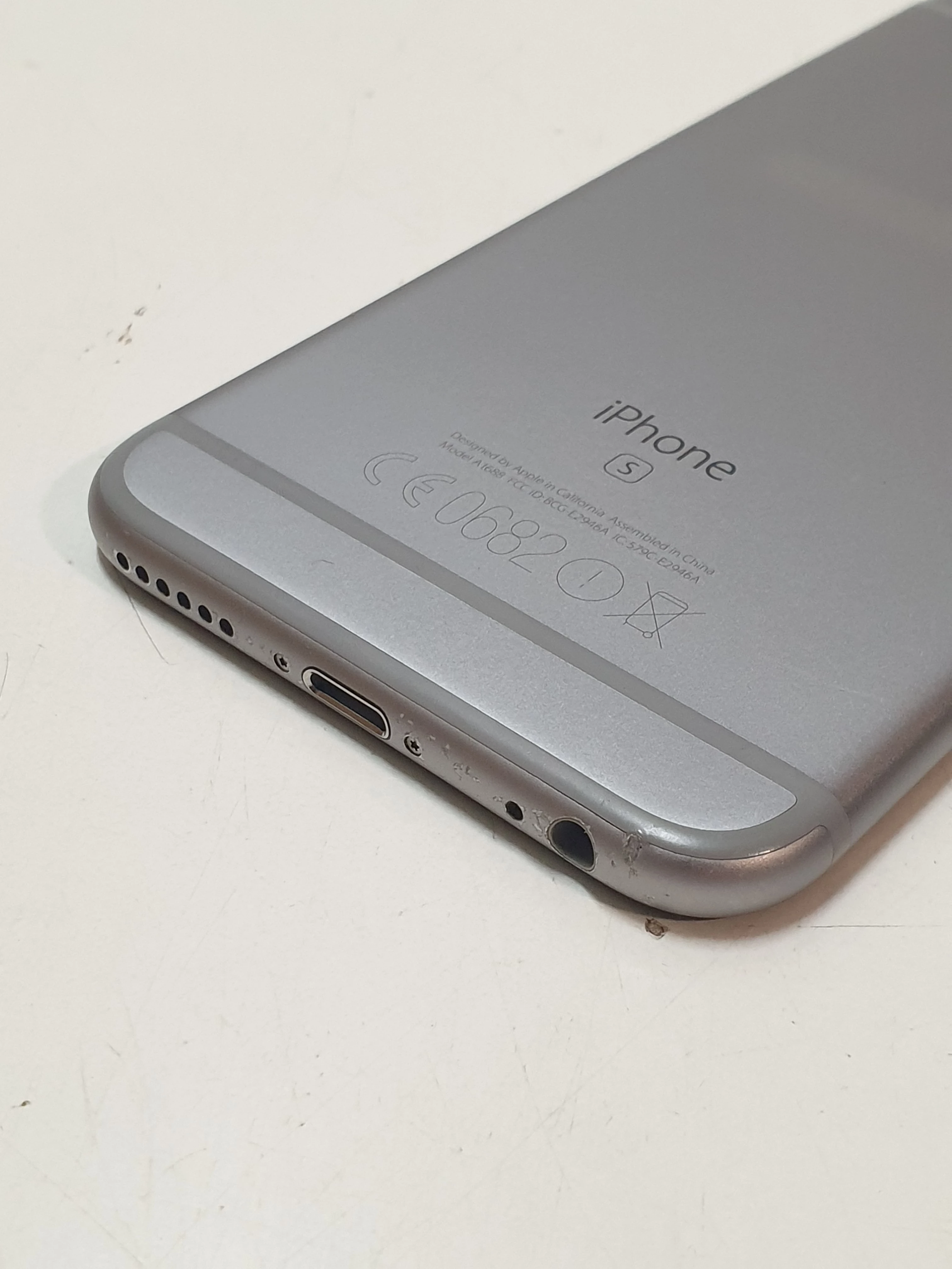 telefon-iphone-6-plus-32-gb-3-ba-stan-11323-2