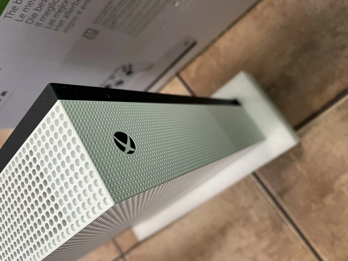 konsola-xbox-one-all-digital-pad-pudelko-wersja-konsoli-130591-2