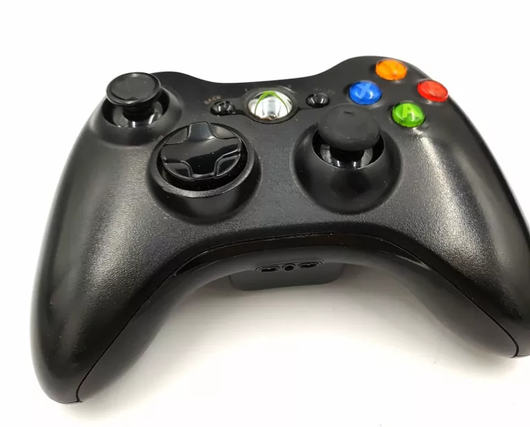 KONSOLA XBOX 360 S 250GB + PAD + KINECT + GRY