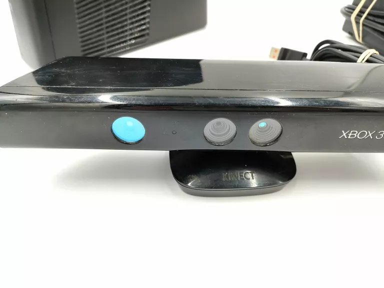 KONSOLA XBOX 360 S 250GB + PAD + KINECT + GRY