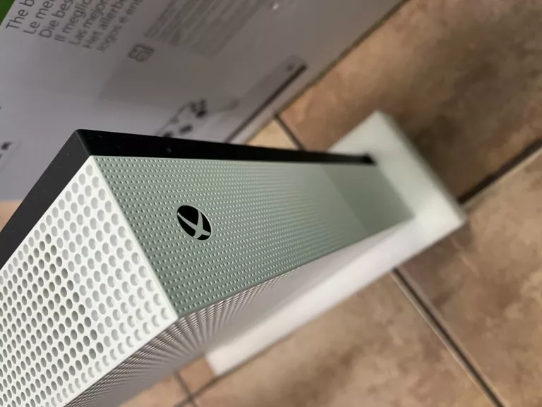 konsola-xbox-one-all-digital-pad-pudelko-wersja-konsoli-130591-2