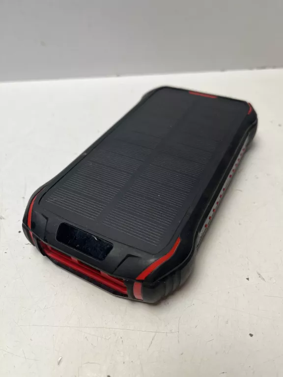 POWERBANK Z PANELEM SOLARNYM 26800MAH
