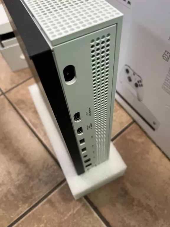 konsola-xbox-one-all-digital-pad-pudelko-liczba-kontrolerow-w-zestawie-205994-225550
