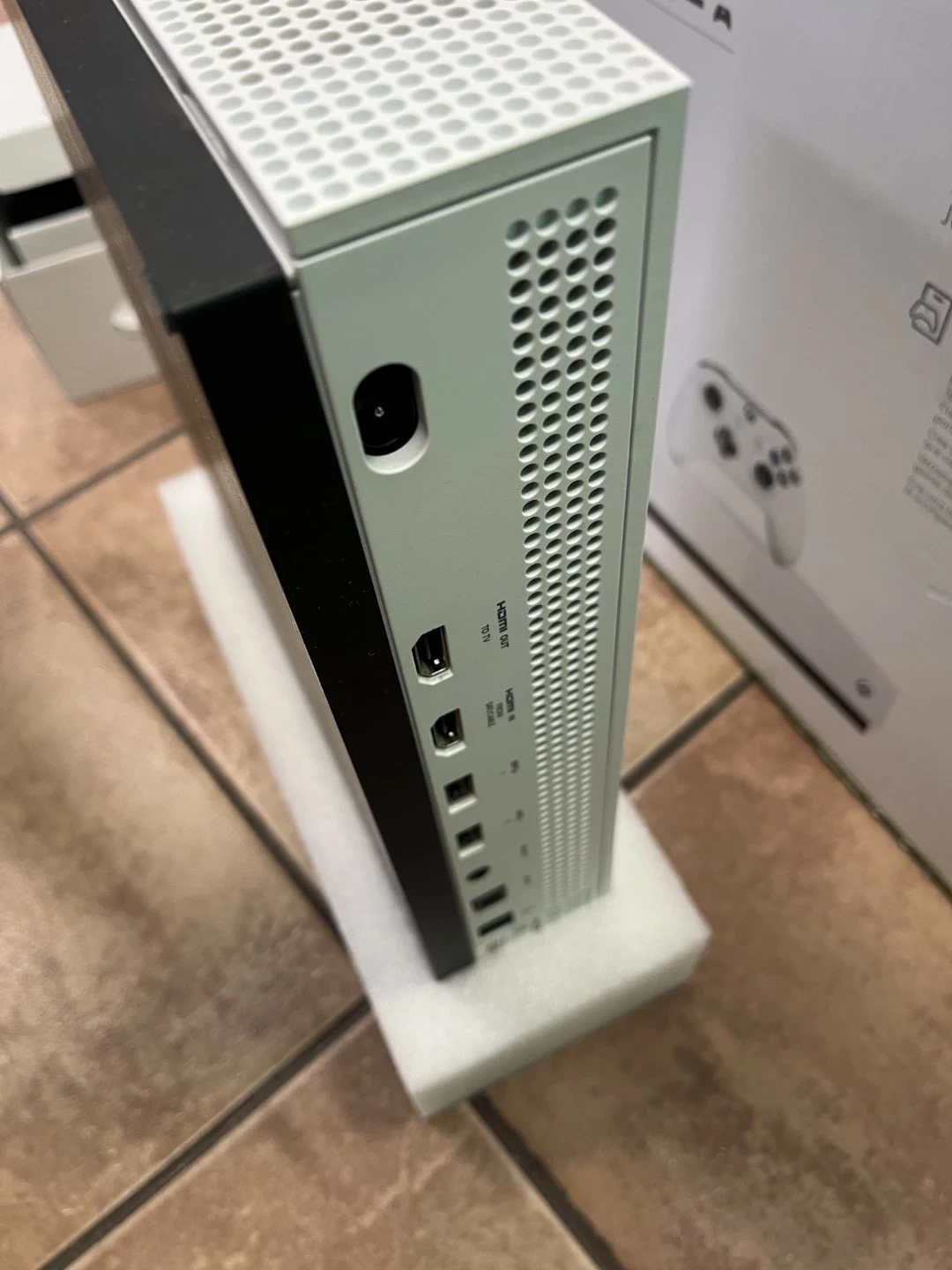 konsola-xbox-one-all-digital-pad-pudelko-liczba-kontrolerow-w-zestawie-205994-225550