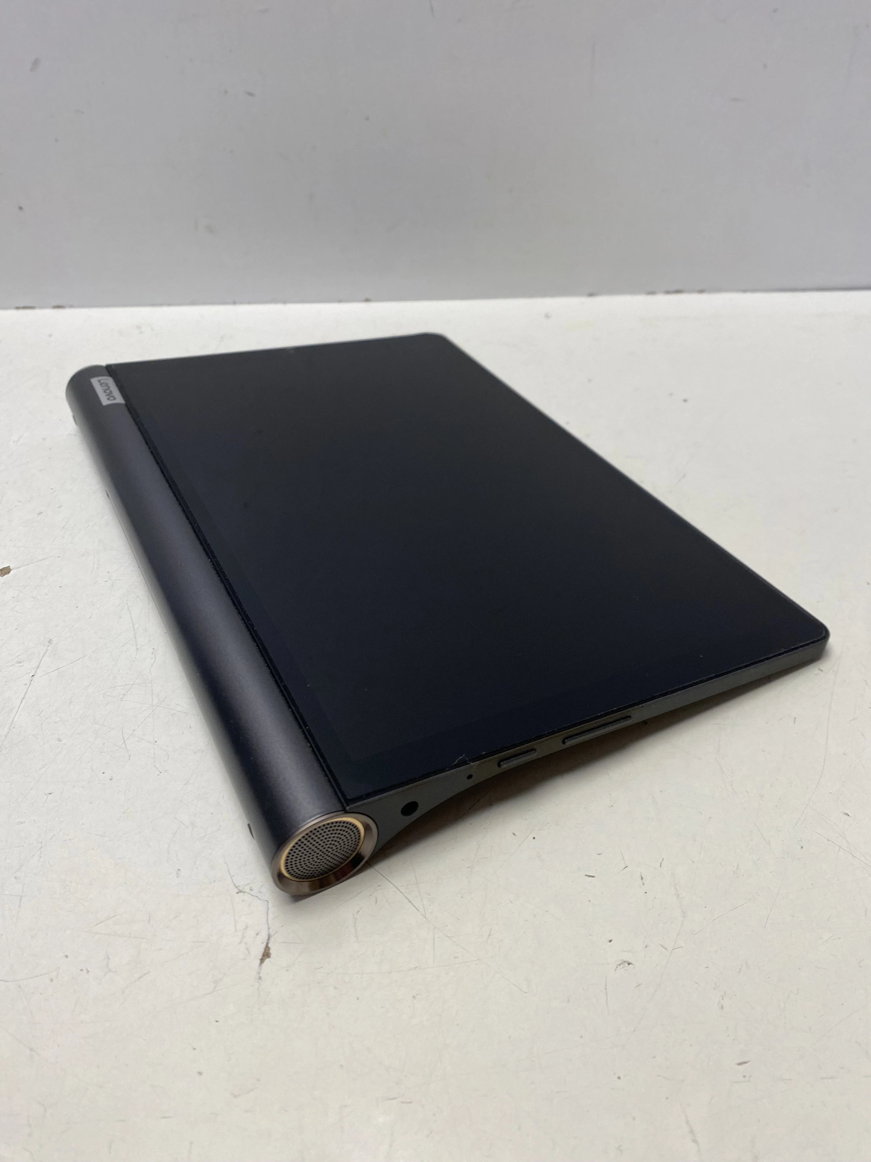 tablet-lenovo-yt-x705f-464gb-transmisja-danych-217-1024