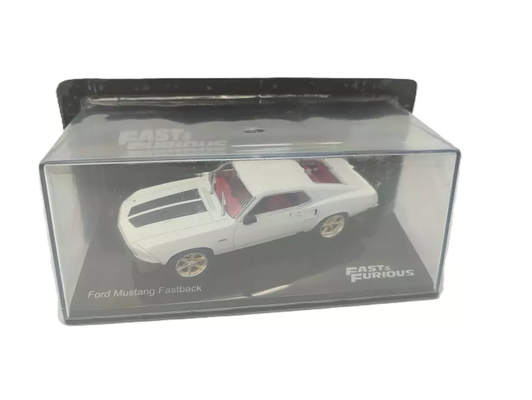 SZYBCY I WŚCIEKLI FORD MUSTANG FASTBACK BIAŁY
