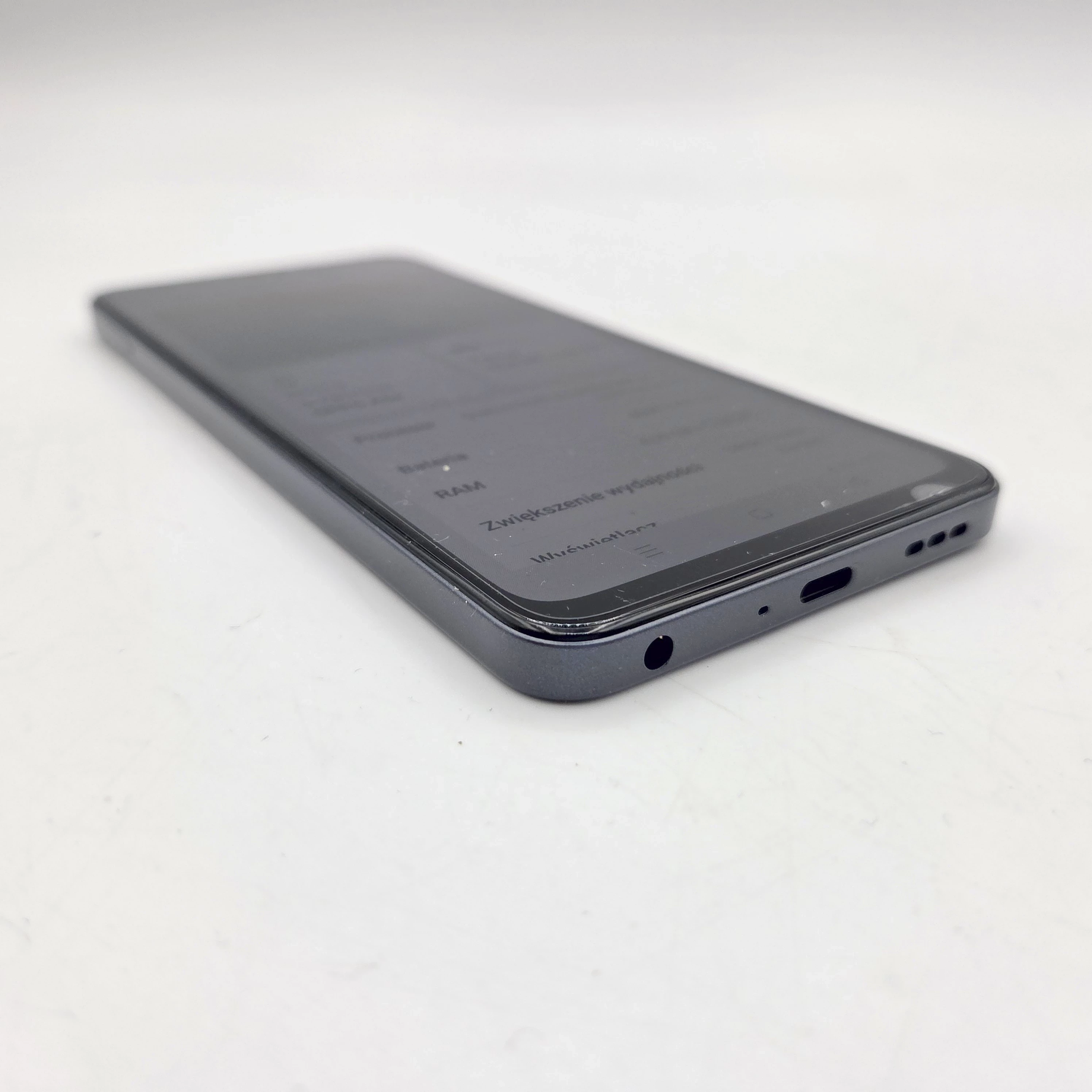 oppo-a5x-4glte-4128gb-niebieski-przekatna-ekranu-667