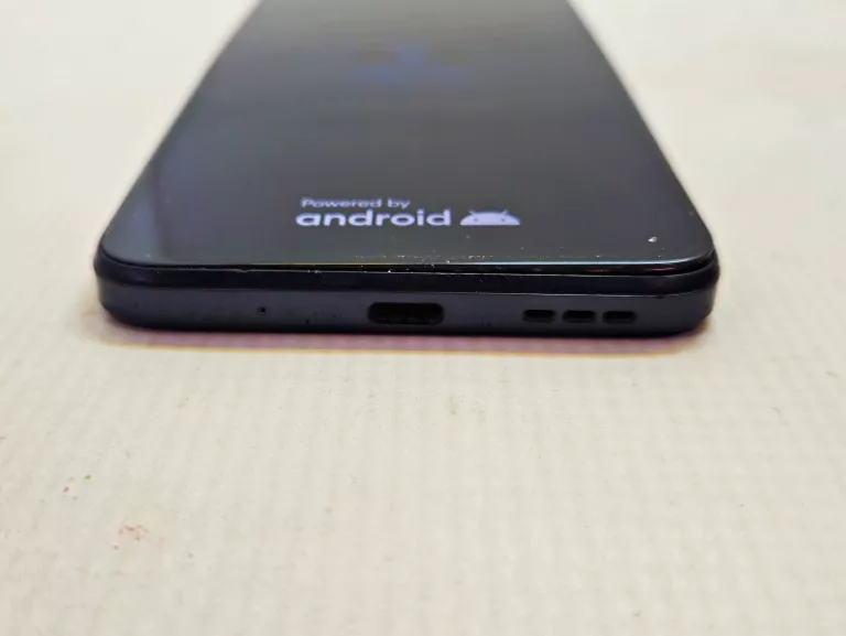 TELEFON MOTOROLA MOTO G13 ETUI D/S 128/4 WYGIĘTY