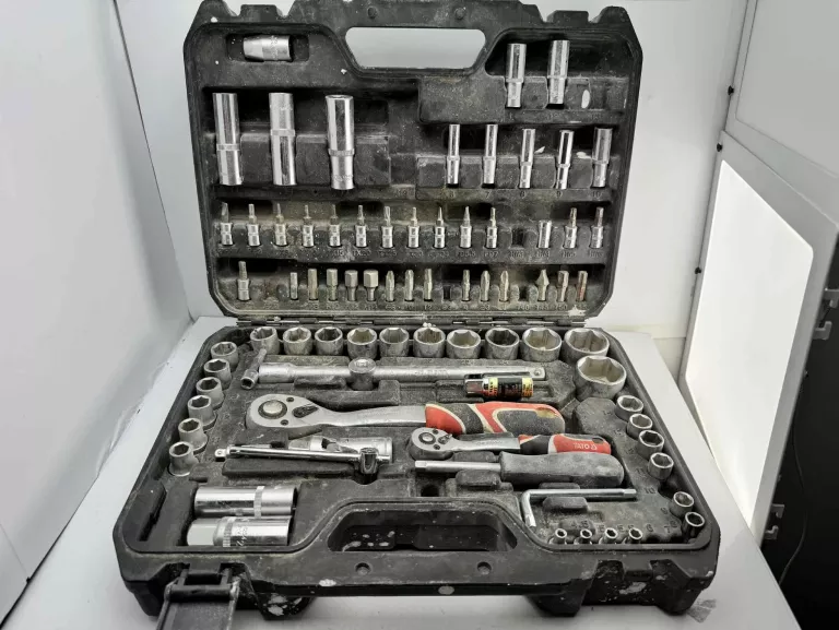 ZESTAW KLUCZY I NASADEK YATO YT-12681