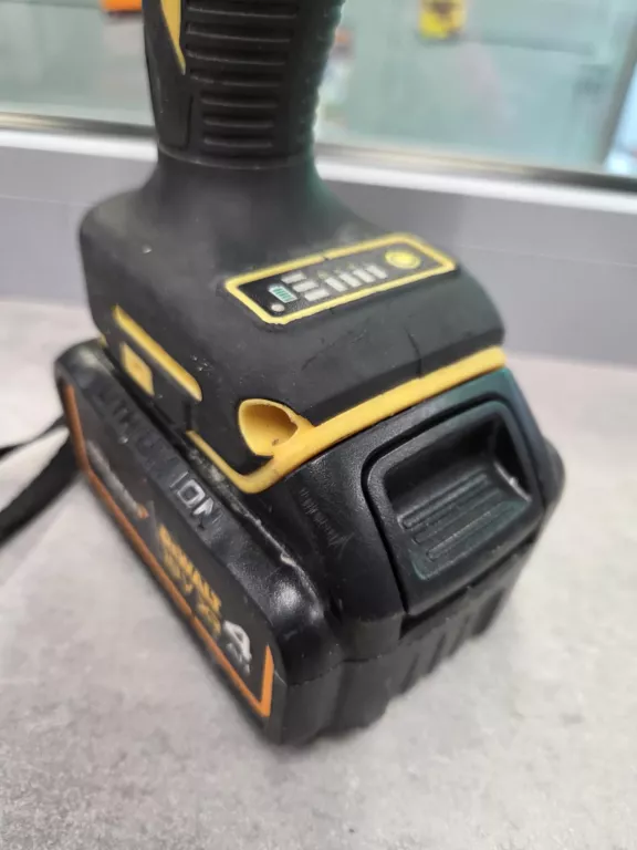 ZAKRĘTARKA DEWALT DCF850