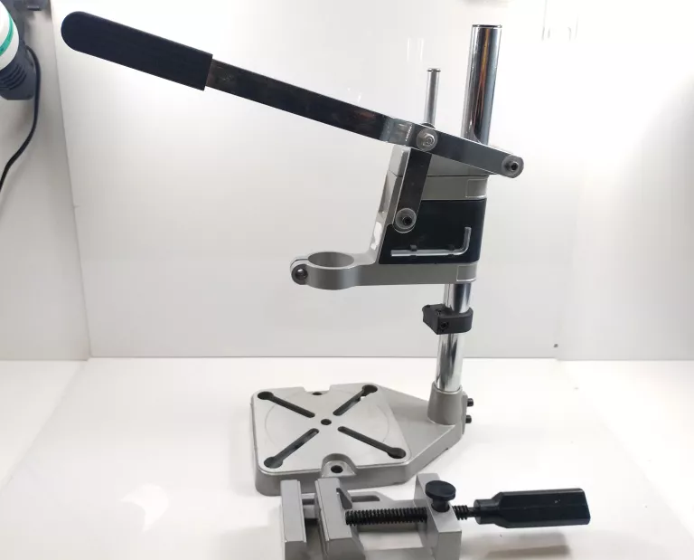 statyw-do-wiertarki-stojak-z-imadlem-maszynowym-ean-gtin-0617410435492