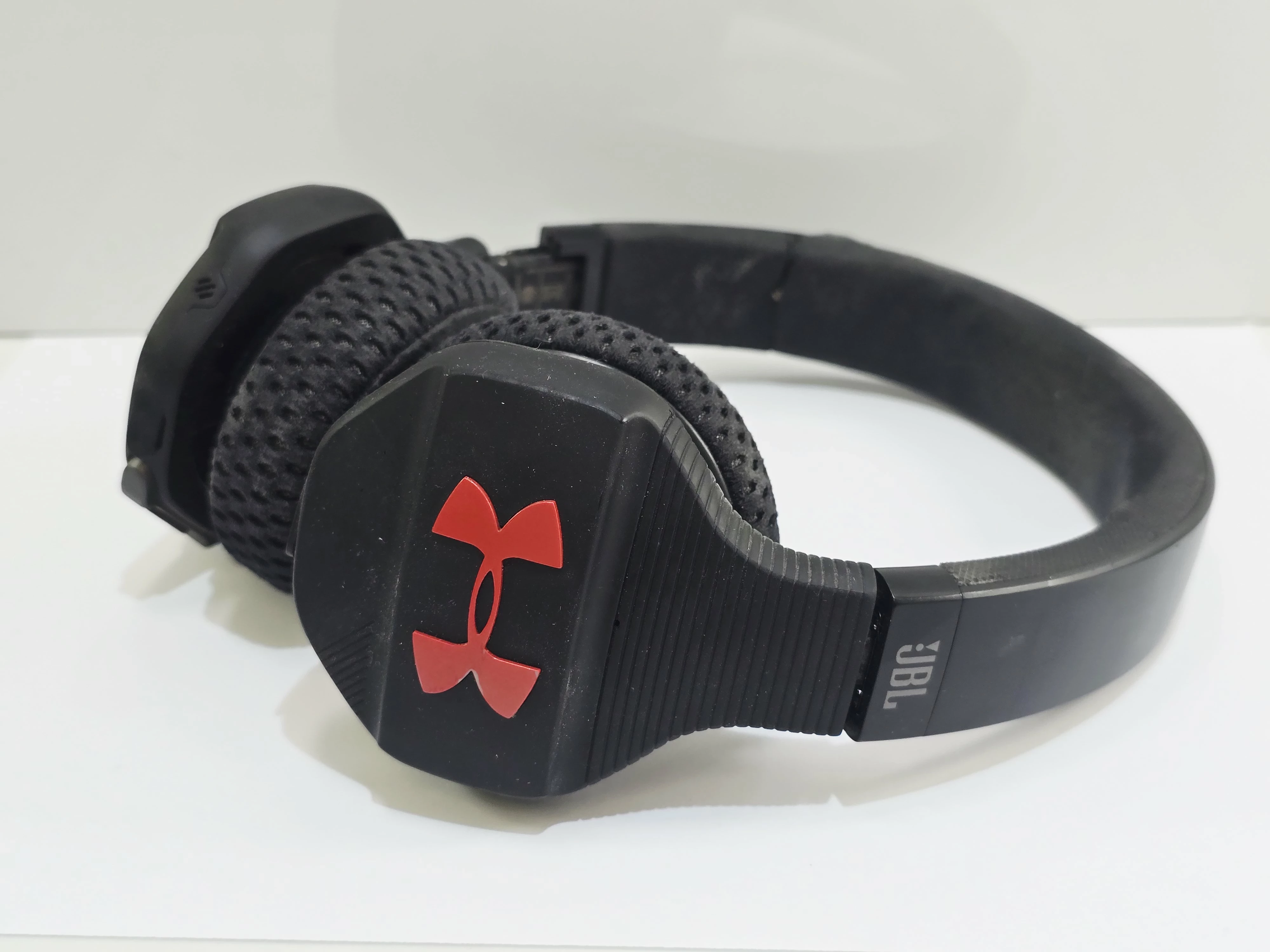 sluchawki-jbl-under-armour-on-ear-train-sport-transmisja-sygnalu-203713-217785