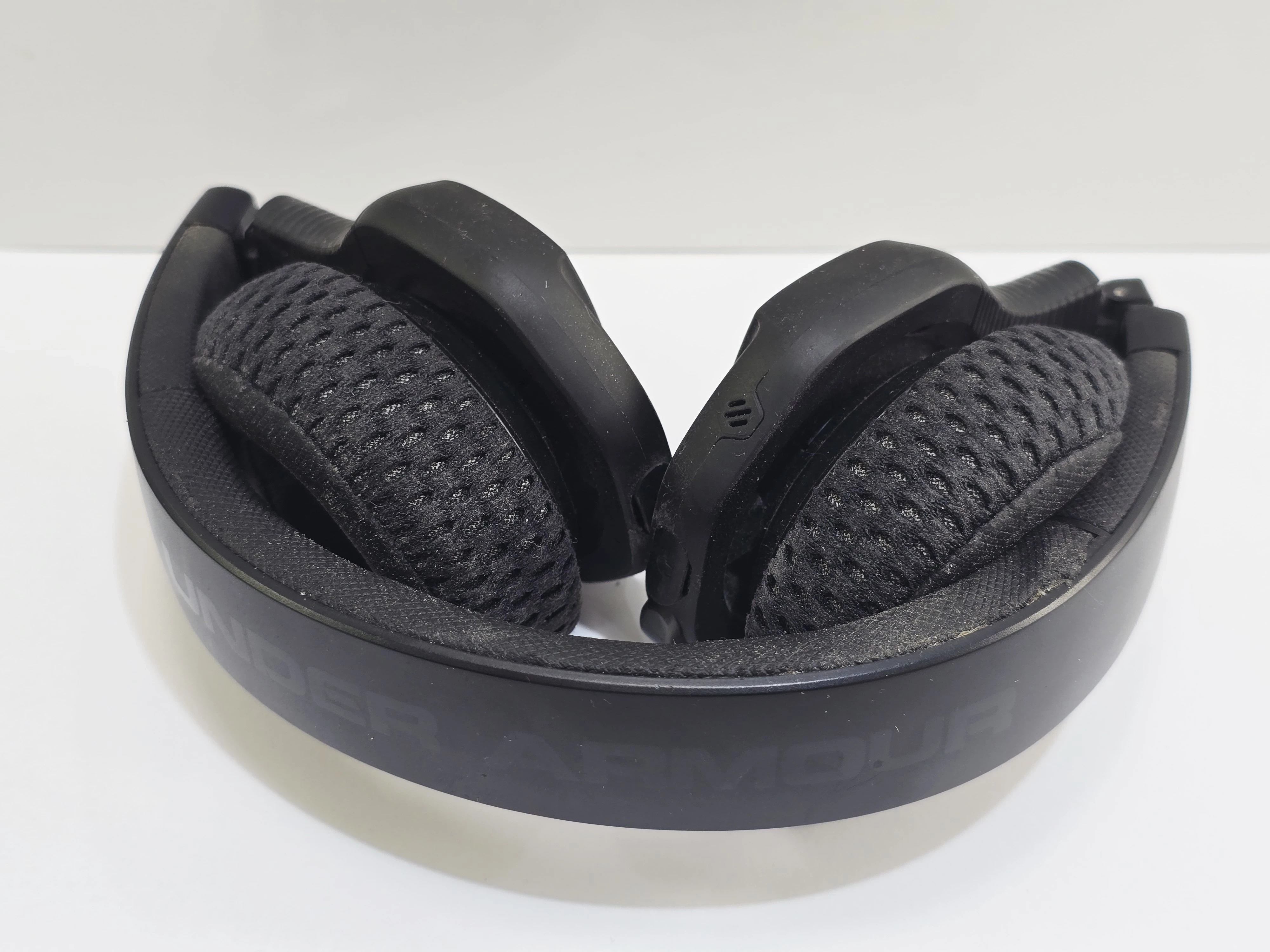 sluchawki-jbl-under-armour-on-ear-train-sport-stan-11323-2