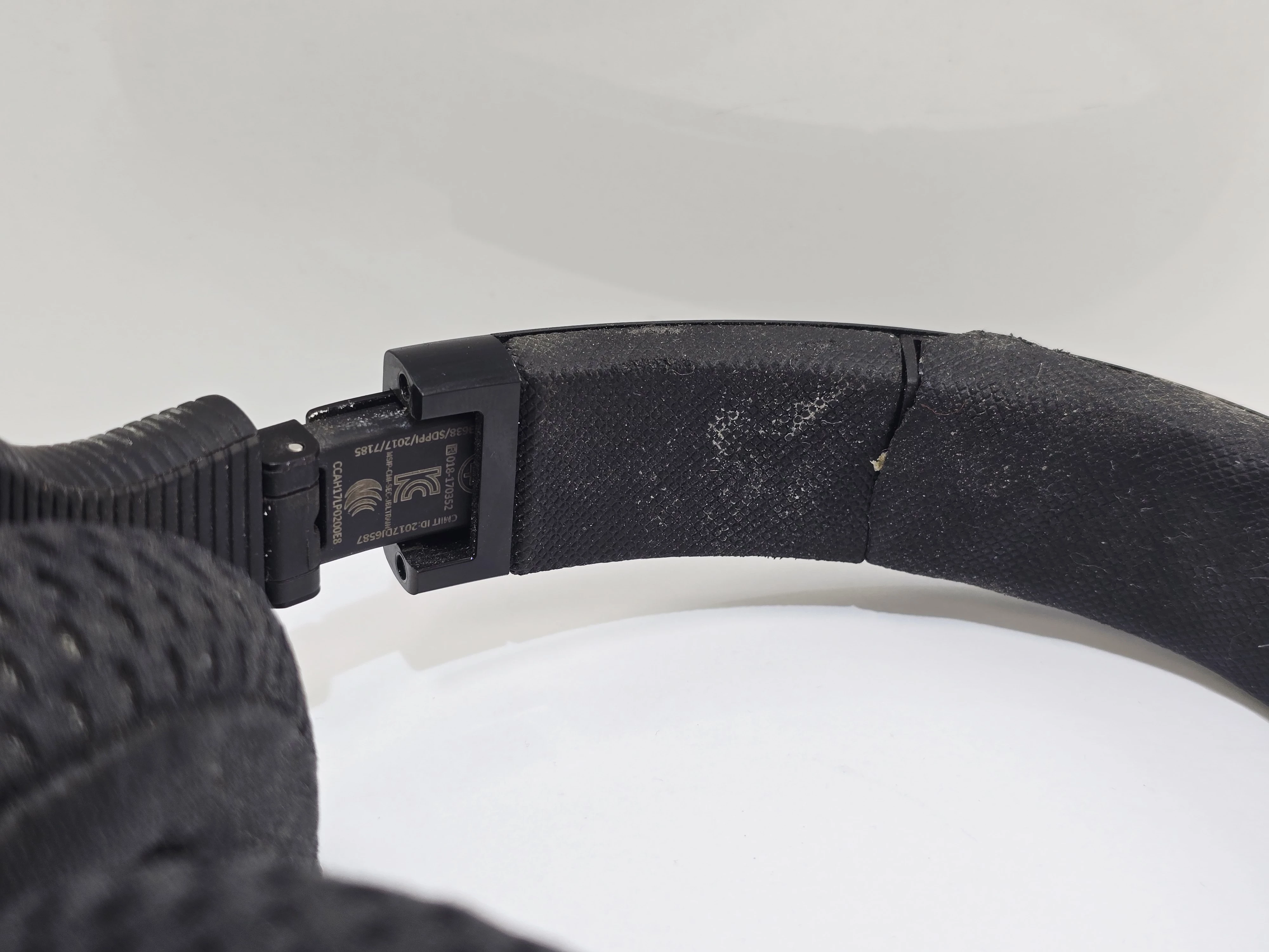 sluchawki-jbl-under-armour-on-ear-train-sport-kod-producenta-uaonearbtbkr