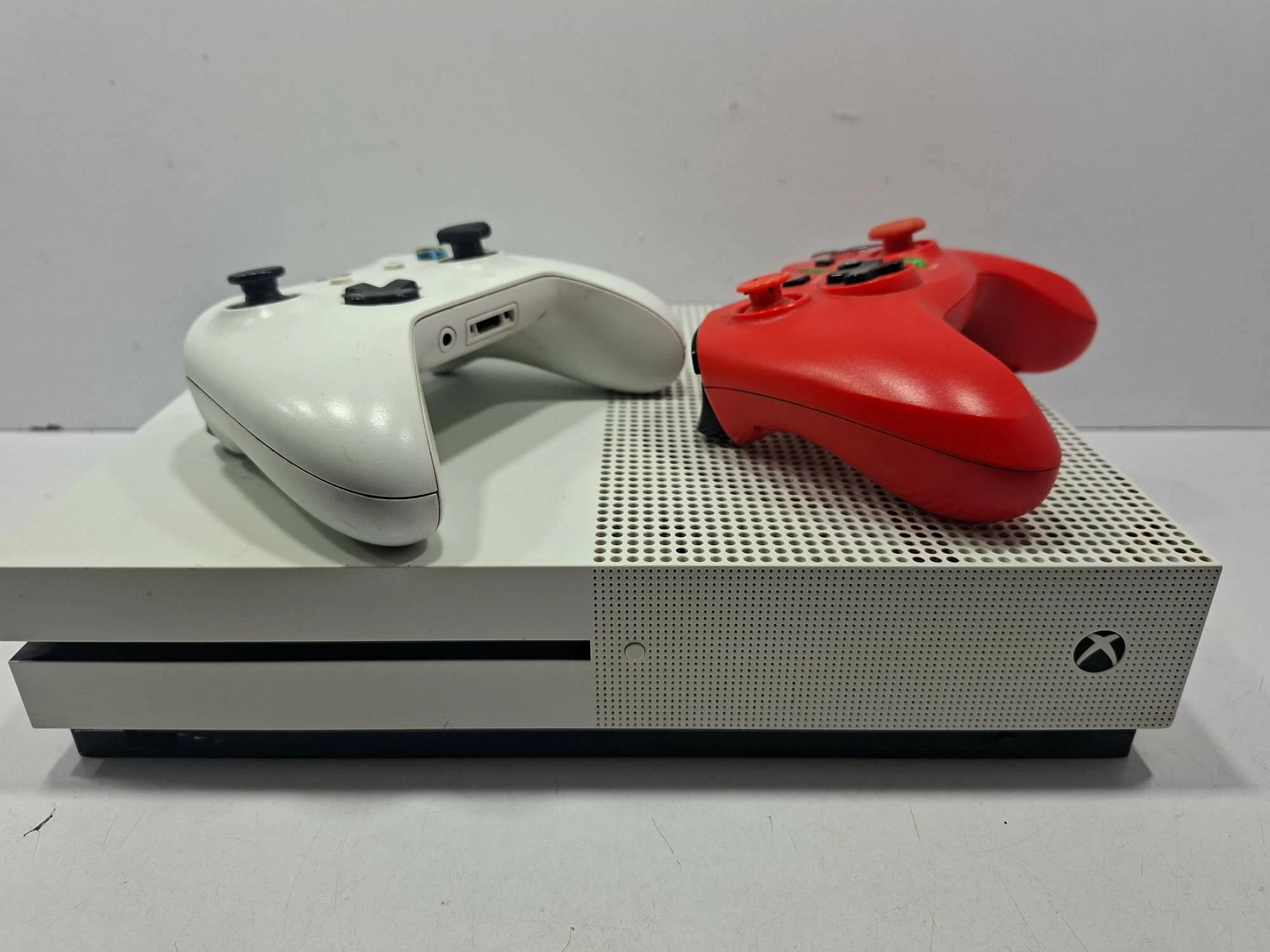 konsola-xbox-one-s-2x-pad-ean-gtin-5900626820608