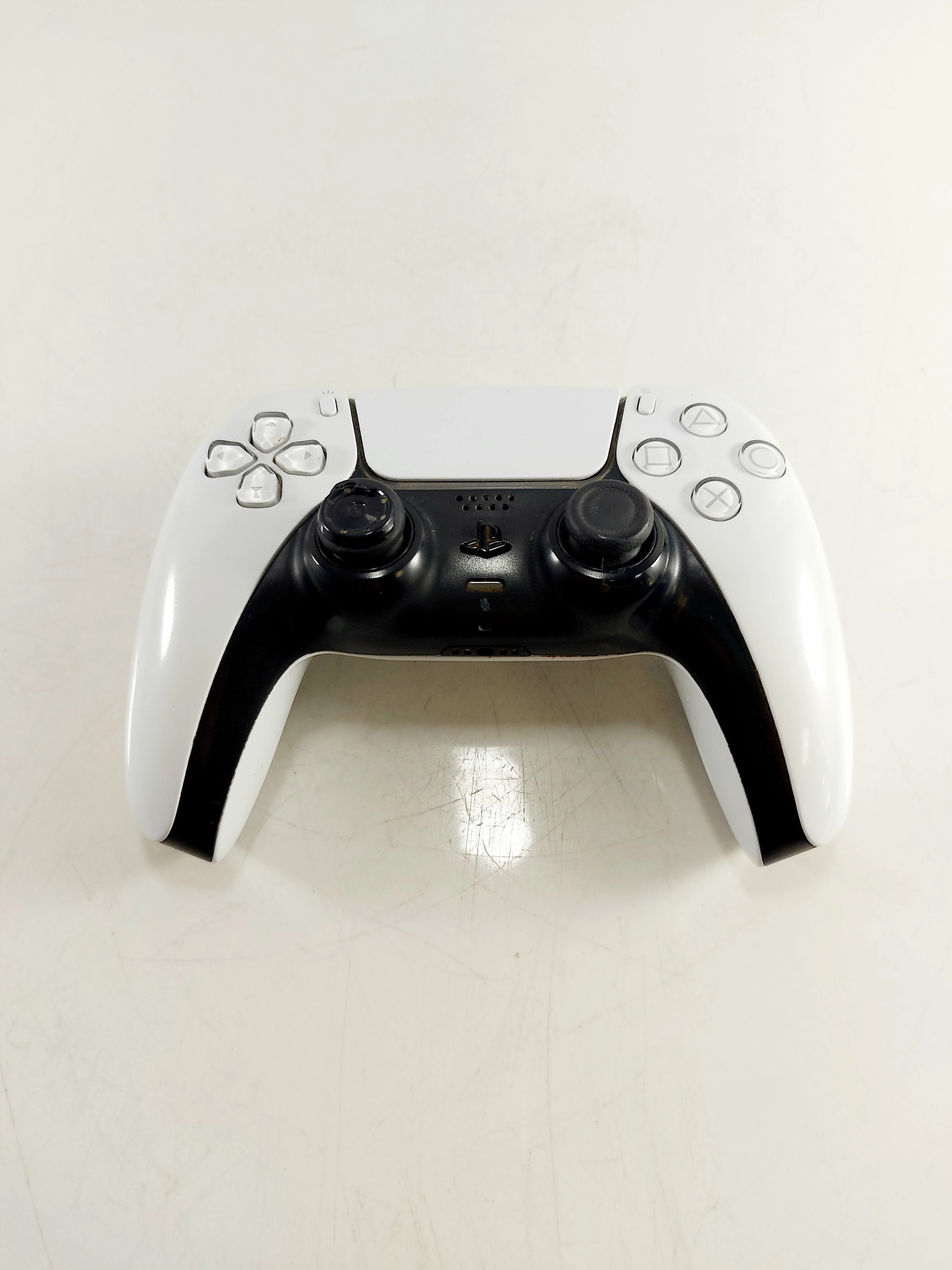 konsola-ps5-slim-1tb-z-napedempad-zawiera-baterie-250685-2006717