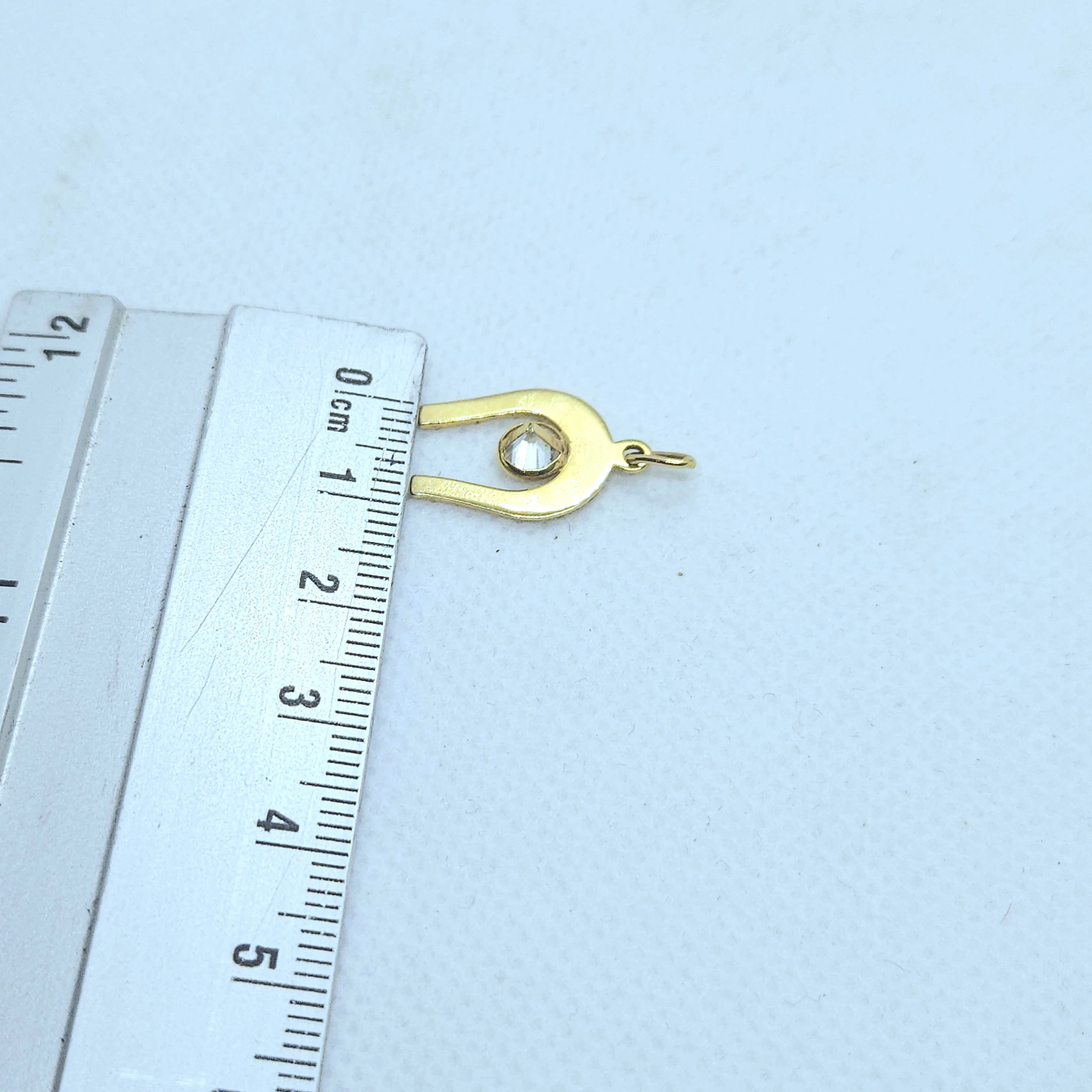 zlota-zawieszka-podkowa-z-kamyczkiem-p585-112-g-kamien-17088-524288